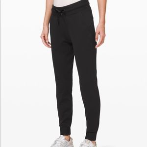 Lululemon NWT ready to fleece size 8